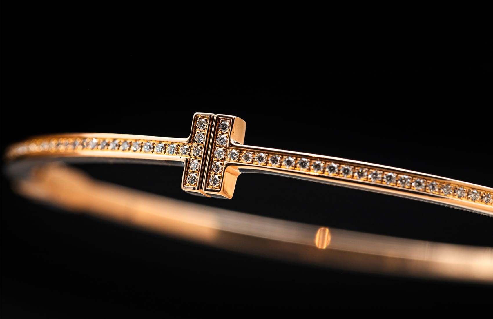 Tiffany Celebrities Article Suttons Tiffany Rose Gold Diamond T Bracelet